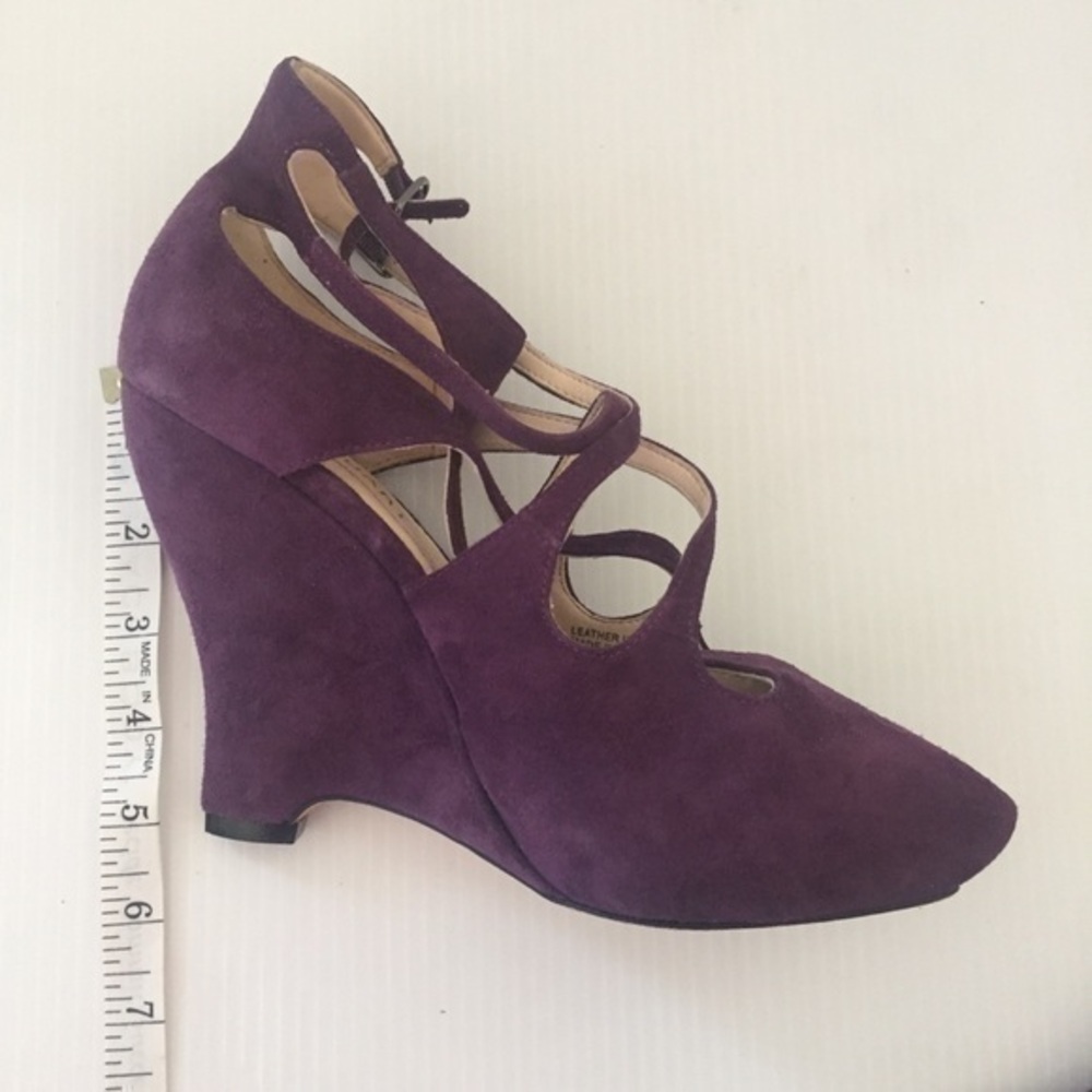 Jill Stuart purple suede shoes. Sz 38